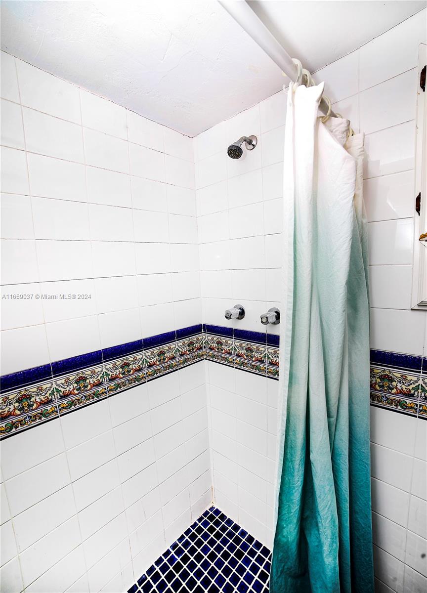 2325 SW 17th St Unit: -