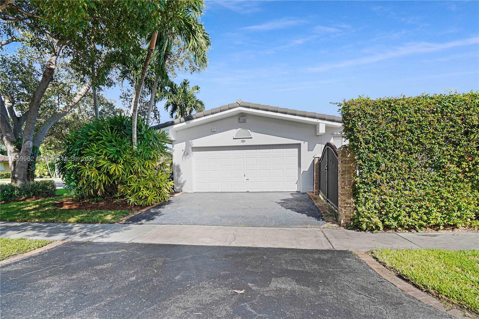 9140 SW 85th Ter