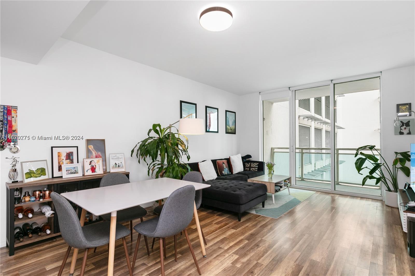950 Brickell Bay Dr # 403