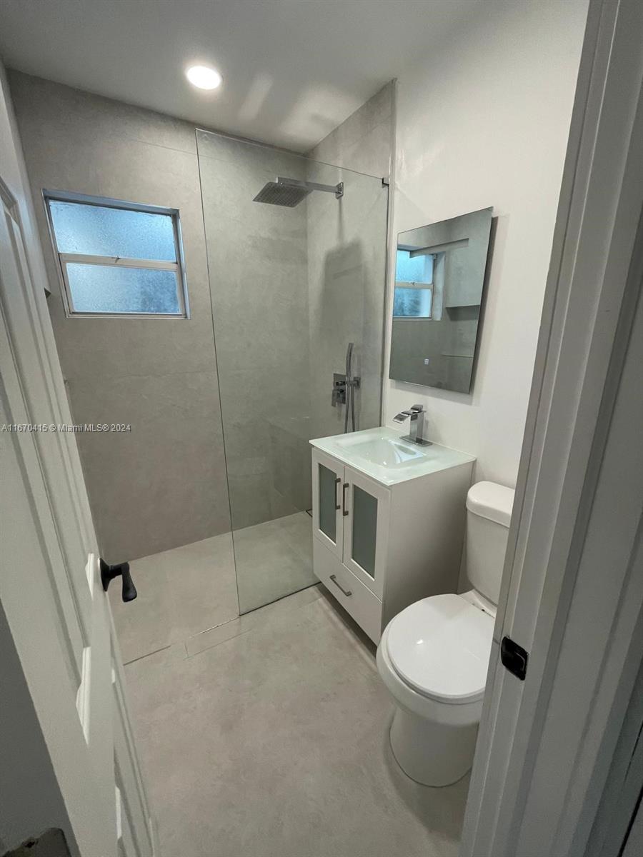 940 NW 134th St