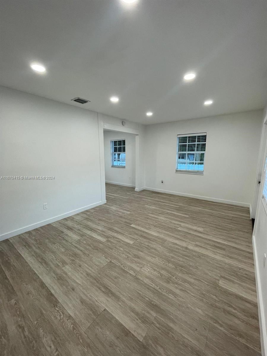 940 NW 134th St