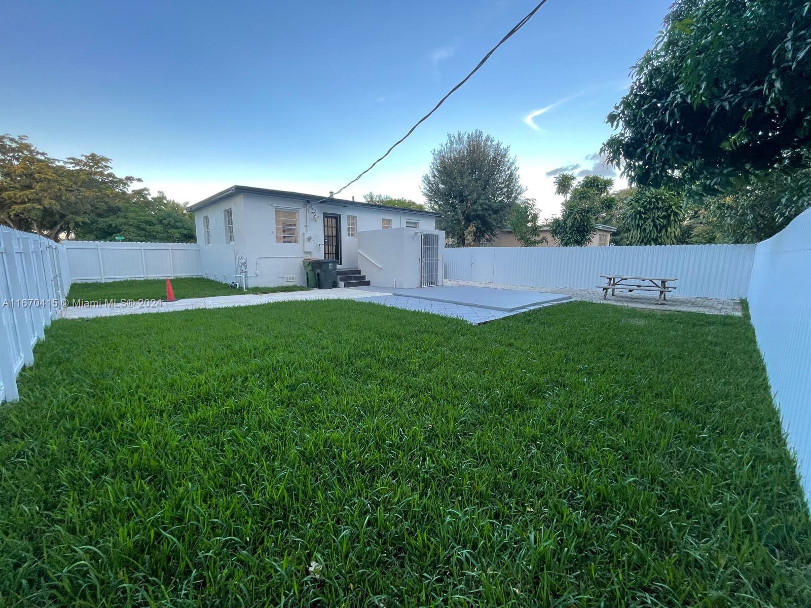 940 NW 134th St