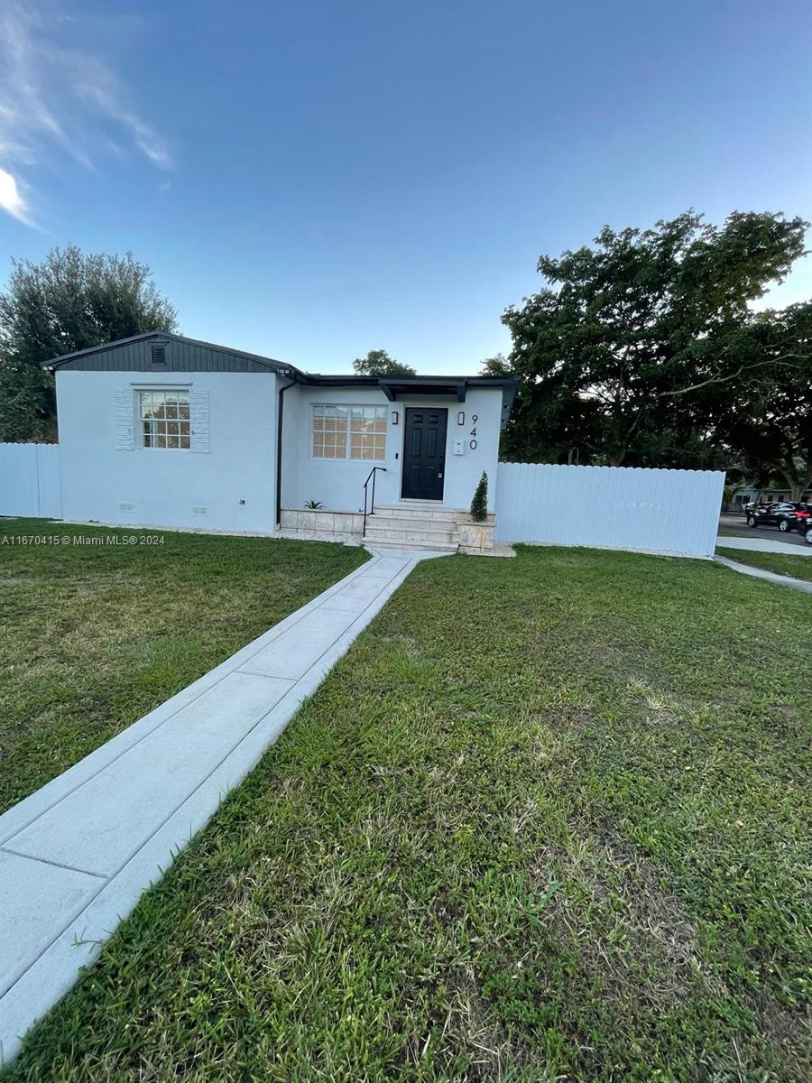 940 NW 134th St