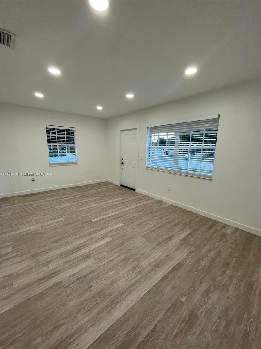 940 NW 134th St