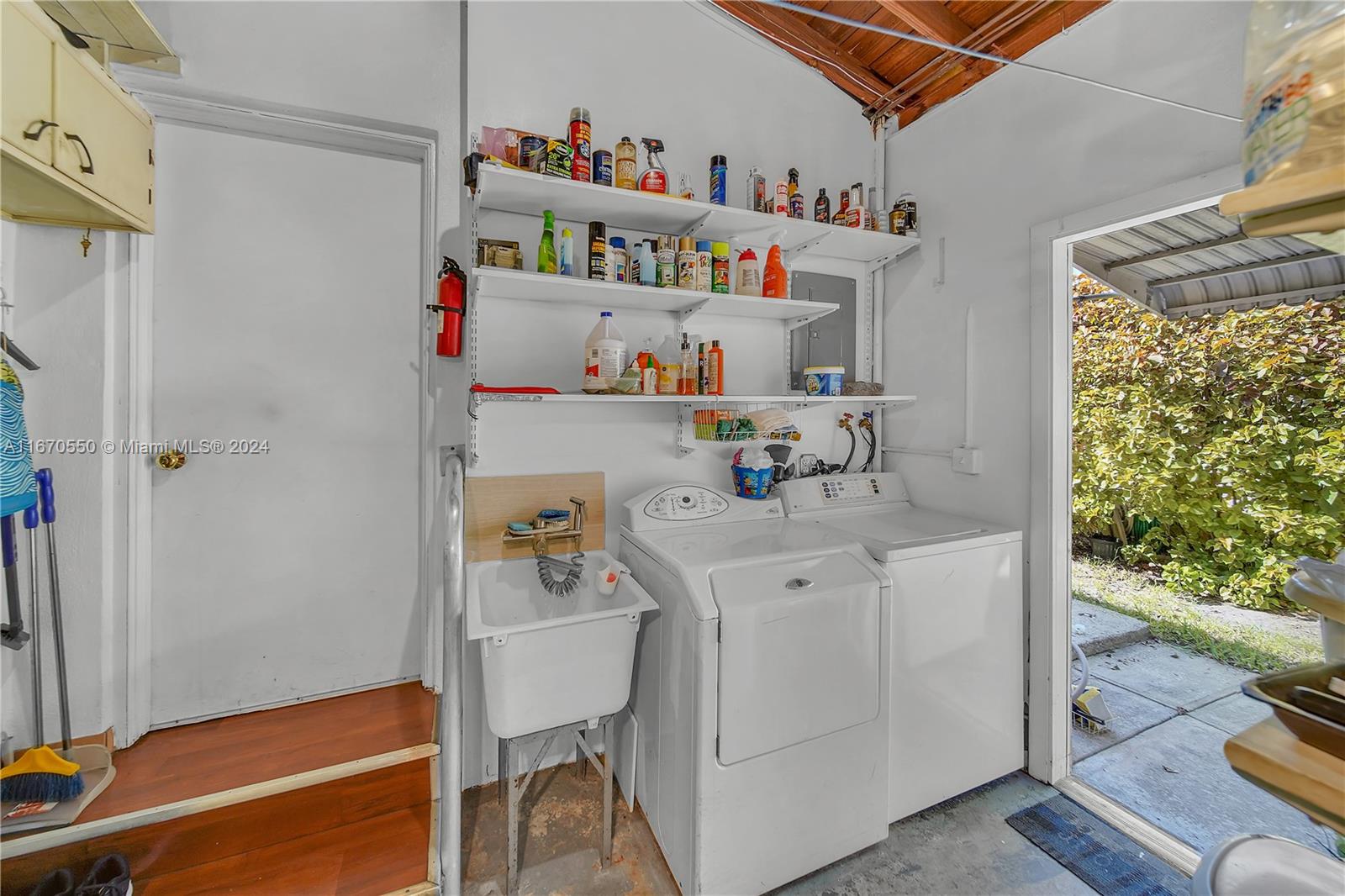 522 S 58th Ter