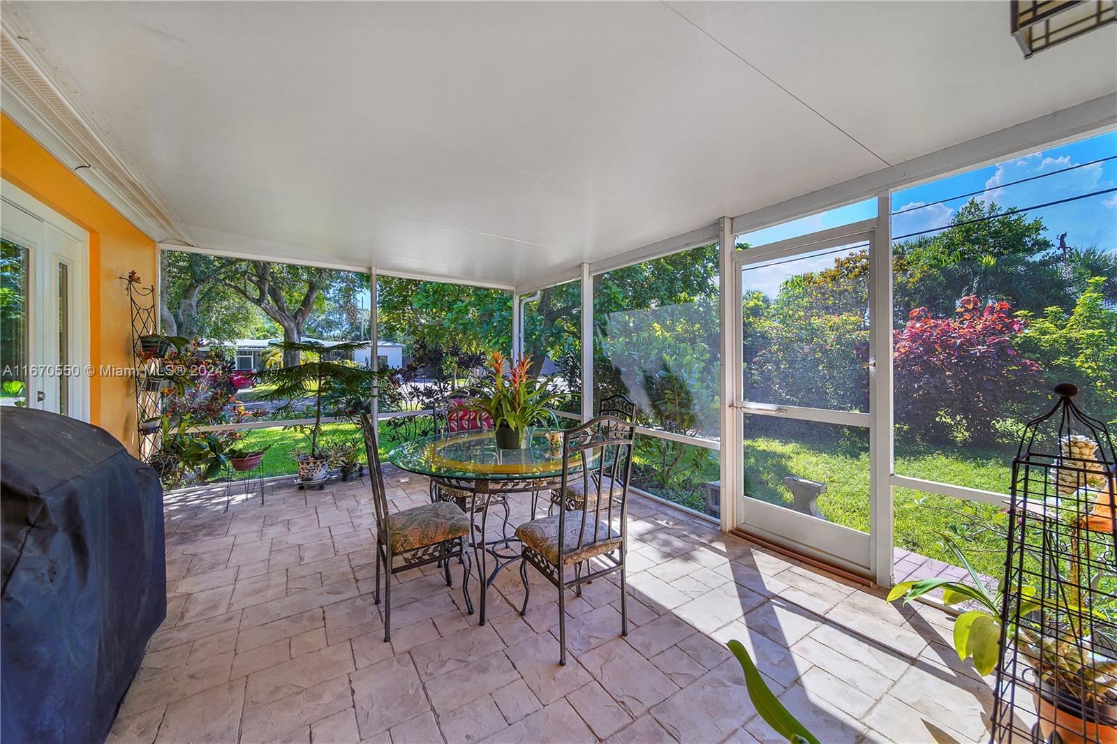 522 S 58th Ter