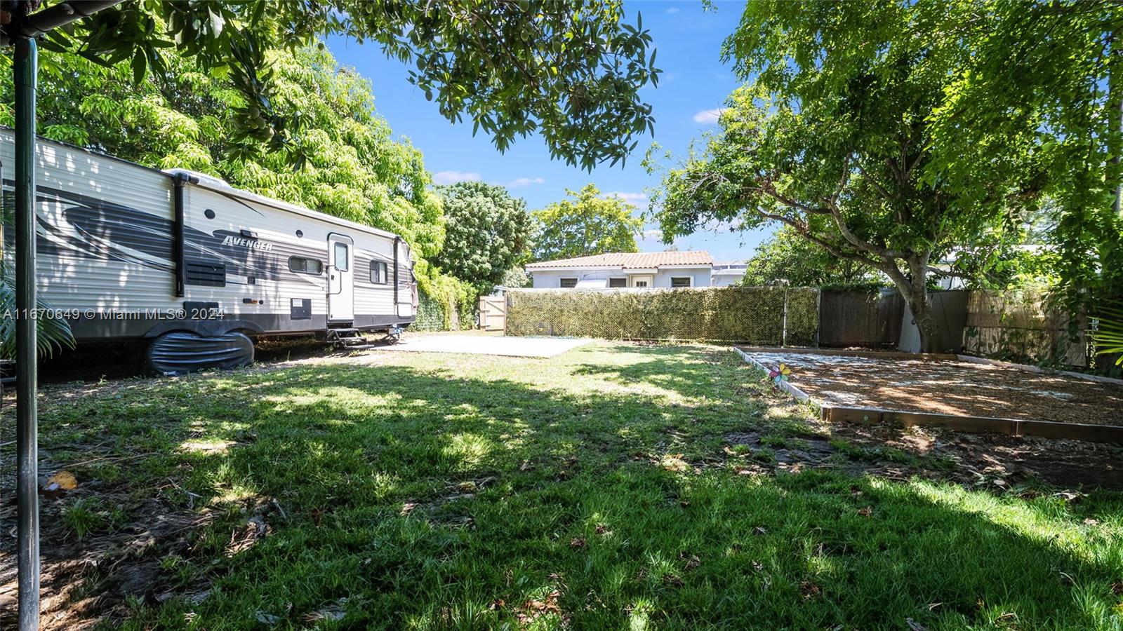 6361 NW 38th Ter