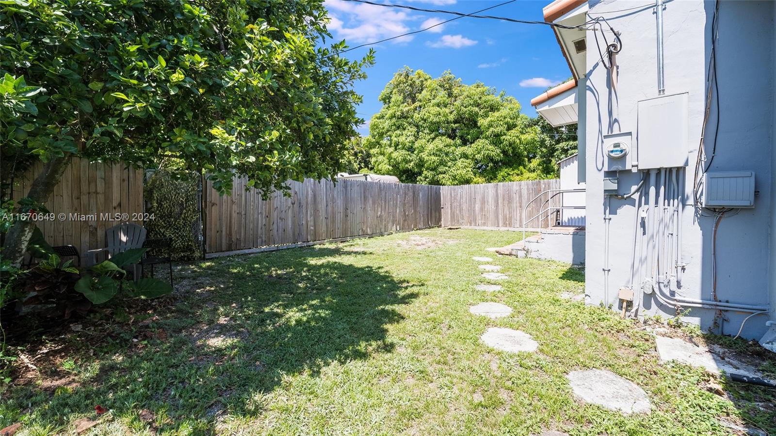 6361 NW 38th Ter