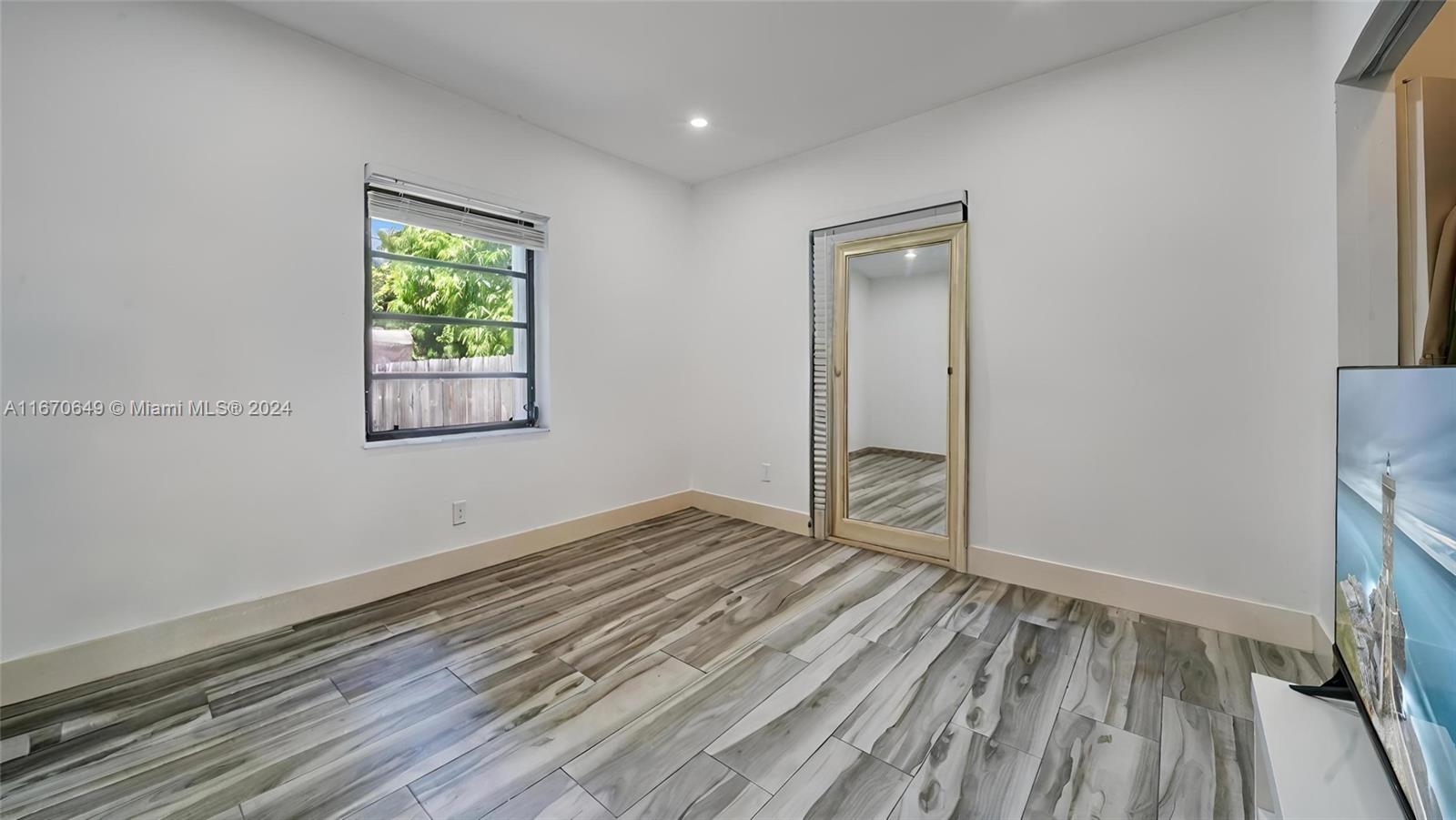 6361 NW 38th Ter
