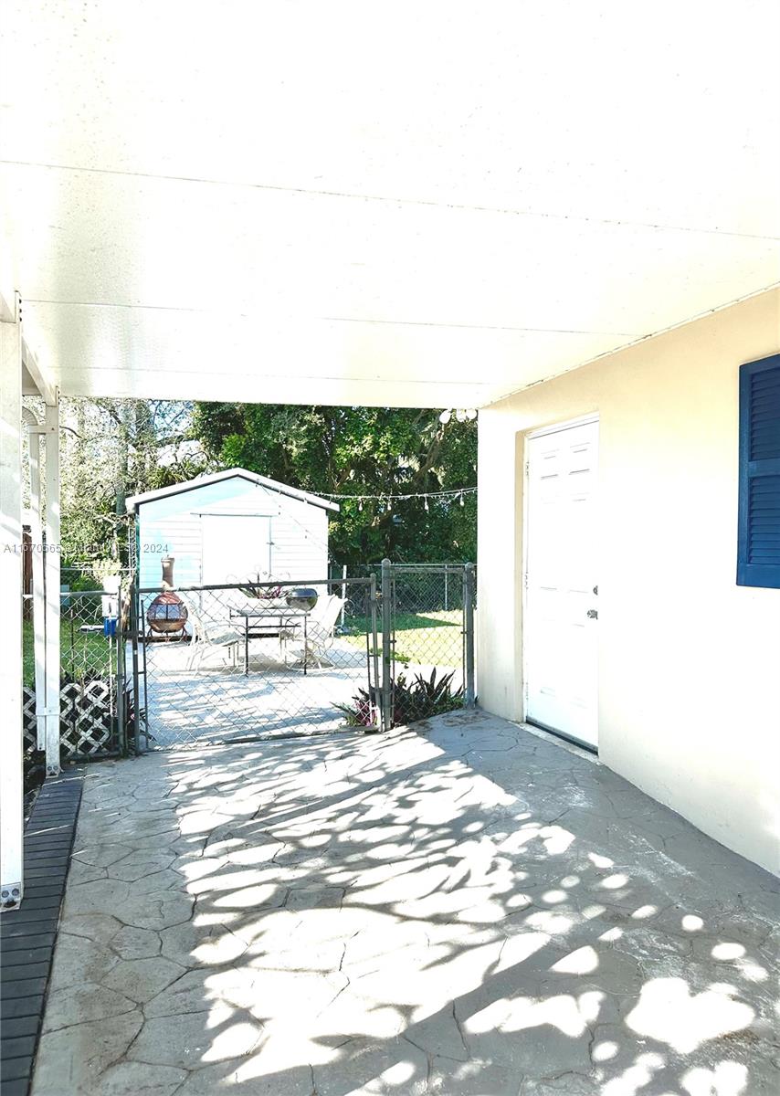 365 NW 16th St