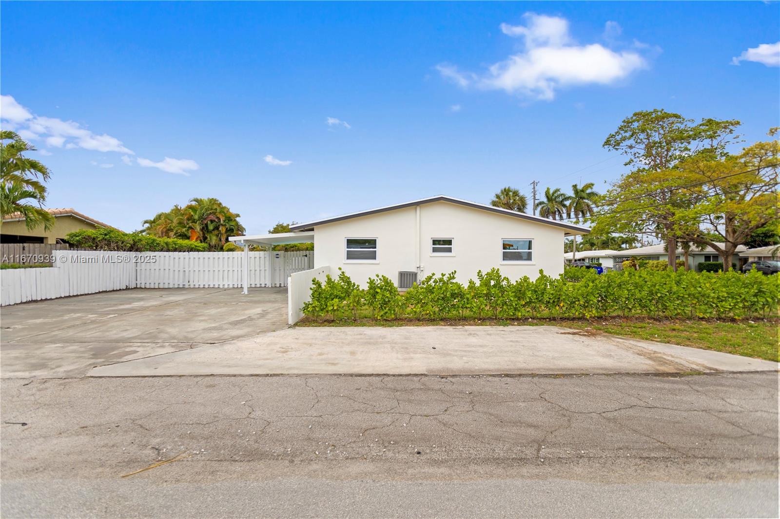 640 SE 5th Ct