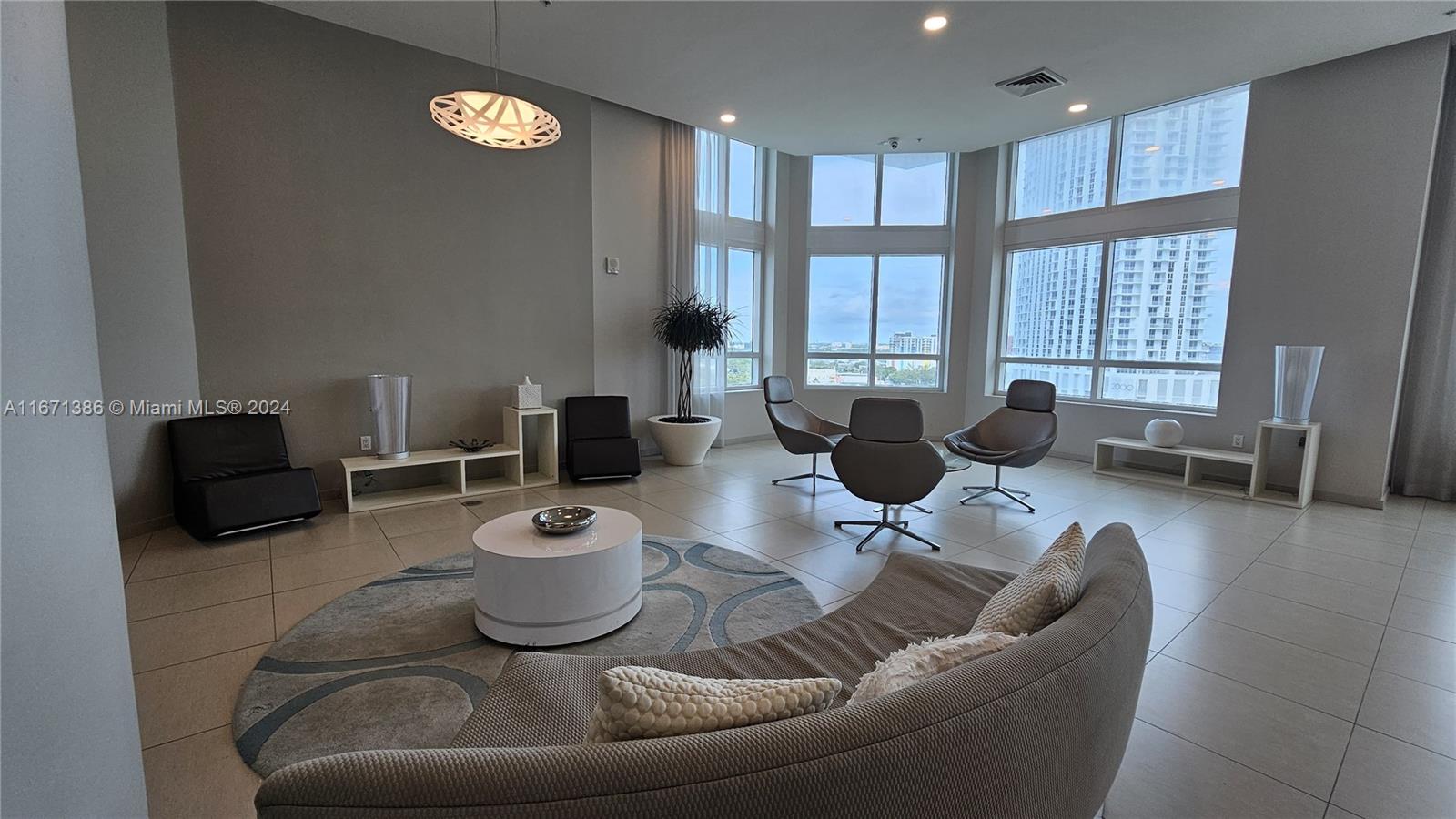 1900 N Bayshore Dr # 2303