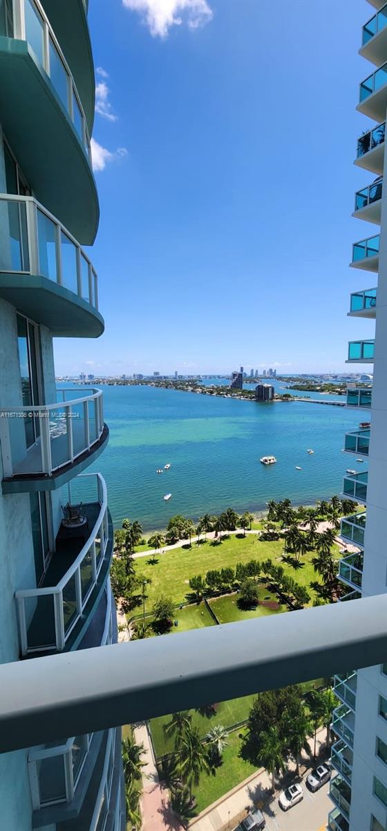 1900 N Bayshore Dr # 2303