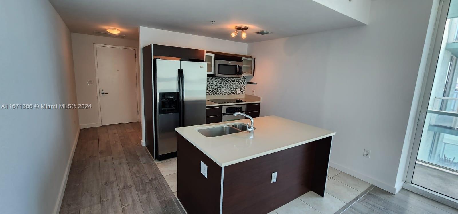 1900 N Bayshore Dr # 2303