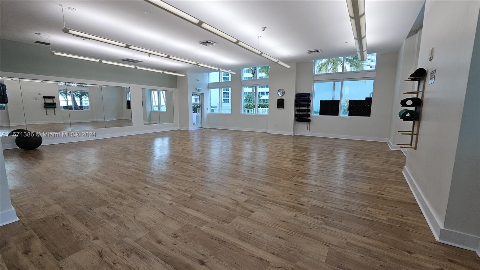 1900 N Bayshore Dr # 2303