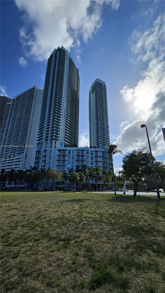 1900 N Bayshore Dr # 2303