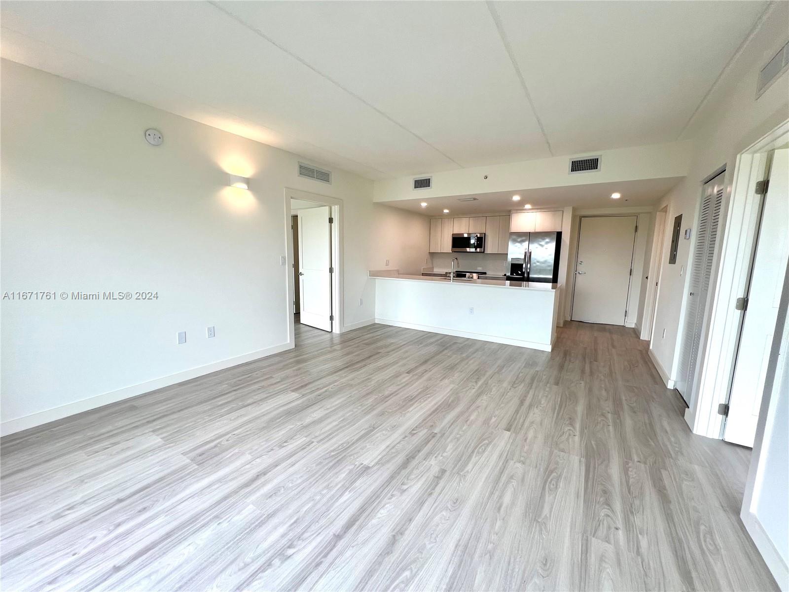 2285 SW 27th St # 507