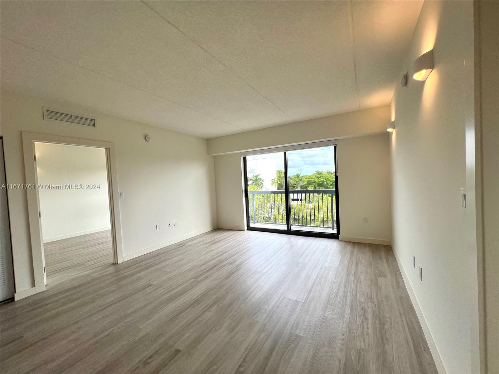 2285 SW 27th St # 507