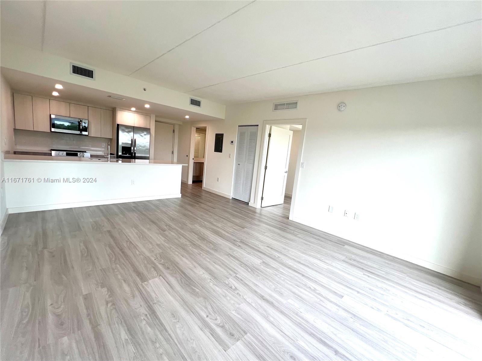 2285 SW 27th St # 507