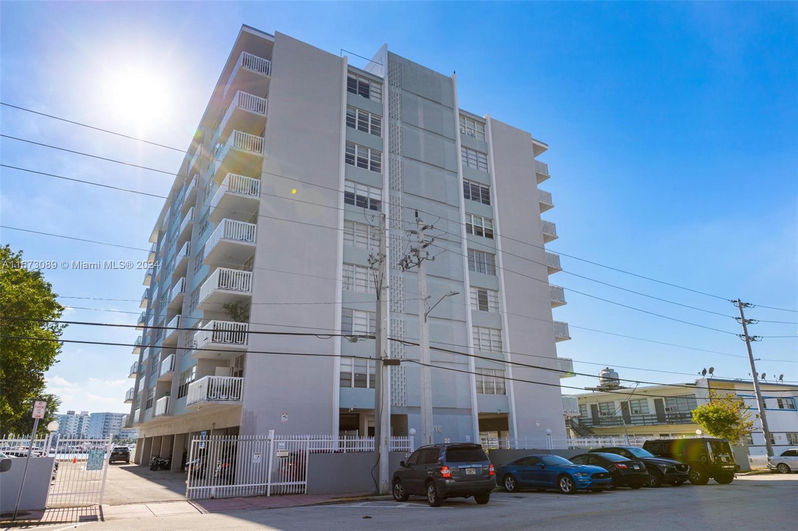 2016 Bay Dr # 502