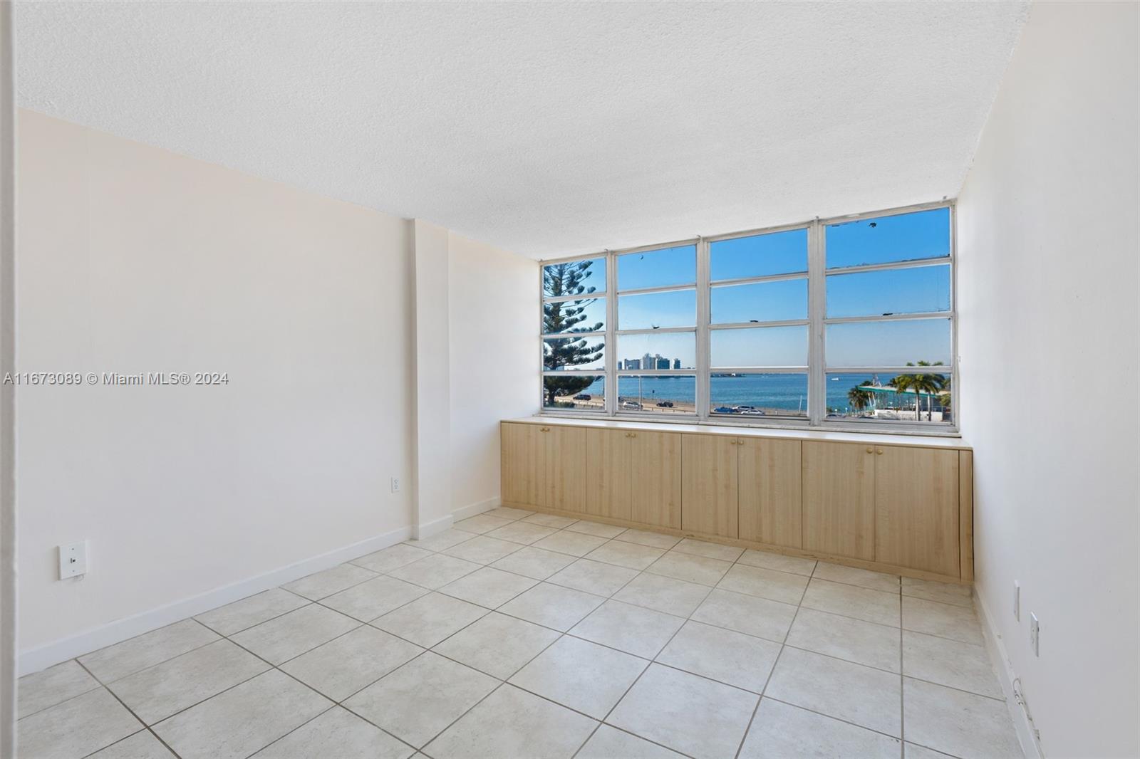 2016 Bay Dr # 502