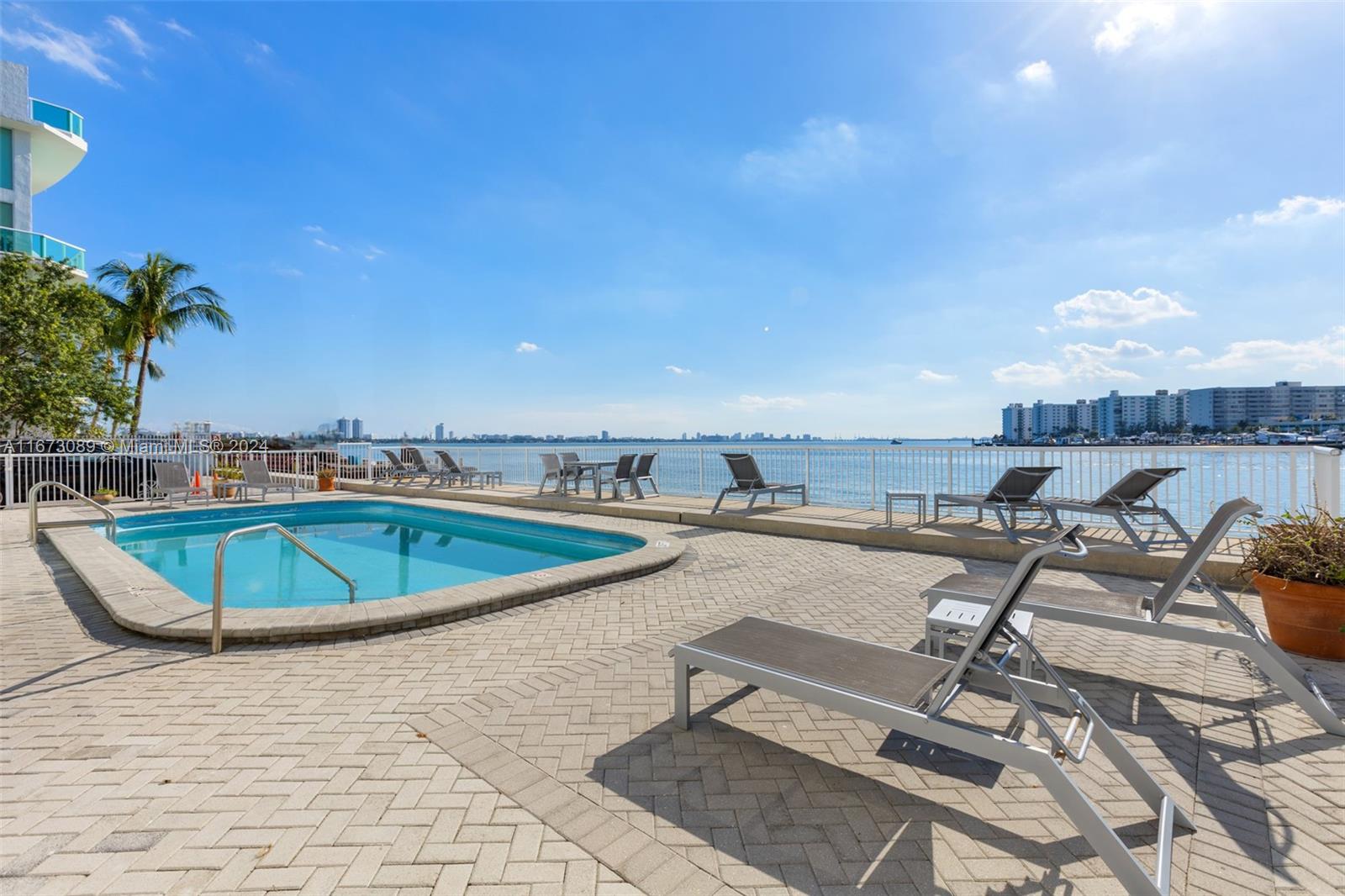 2016 Bay Dr # 502