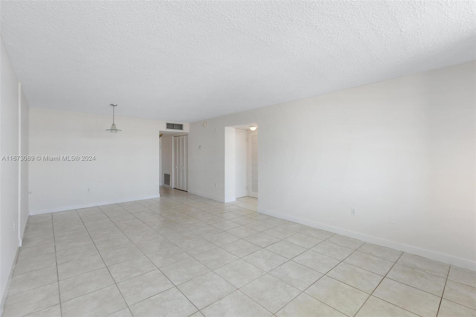 2016 Bay Dr # 502