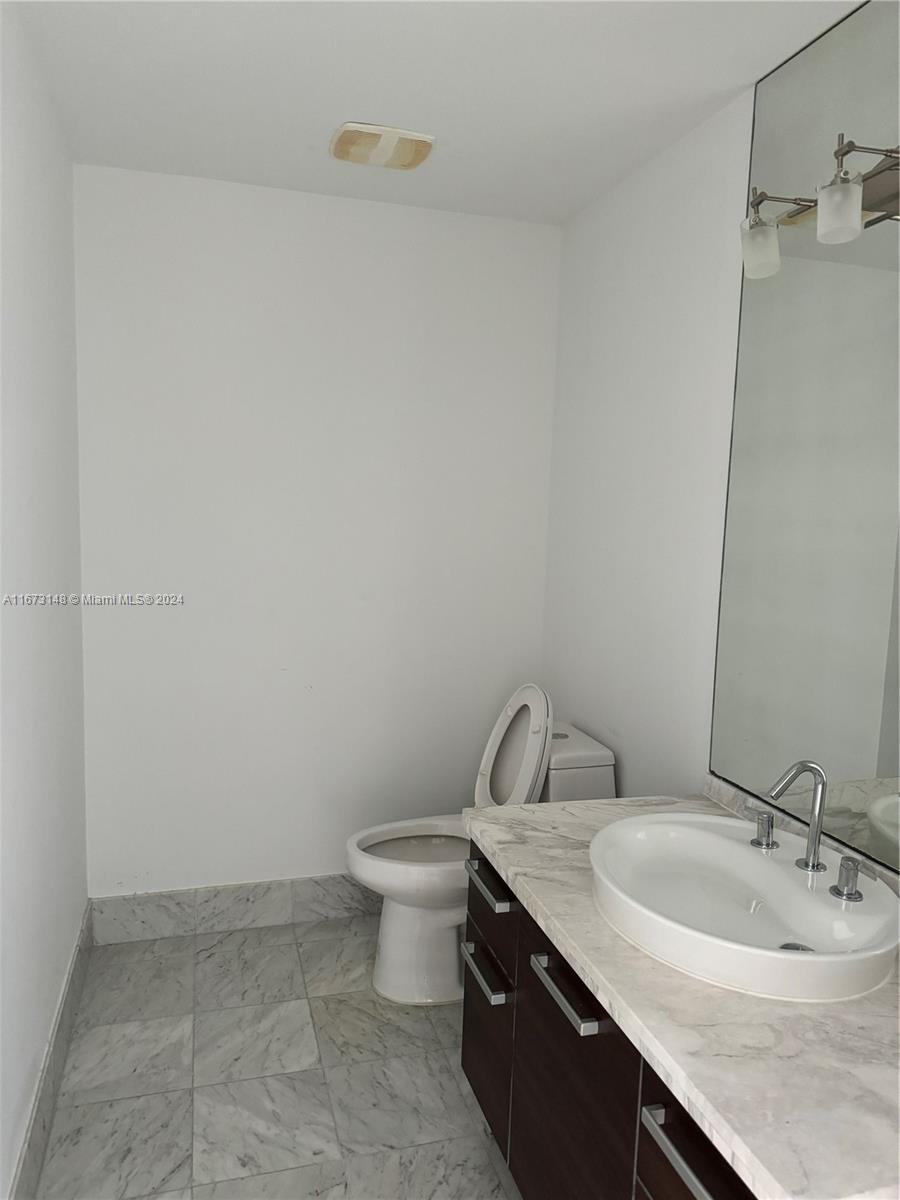 253 NE 2nd St # 431