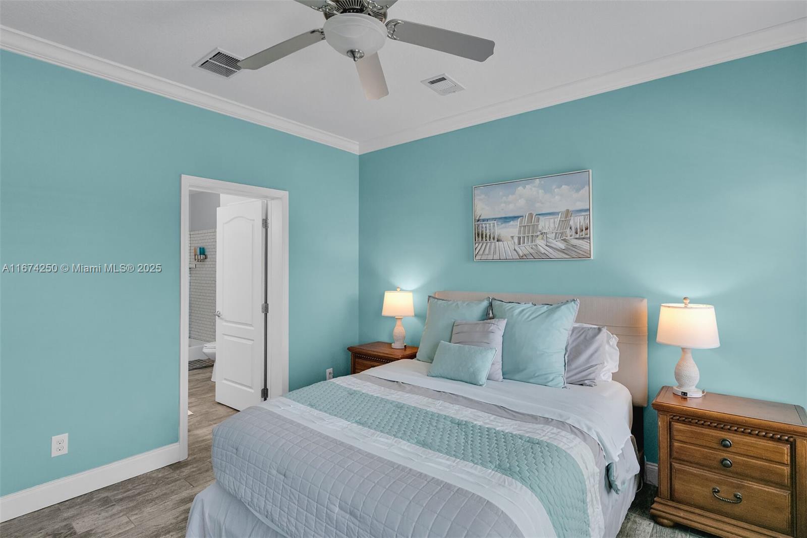 121 Venetian Dr