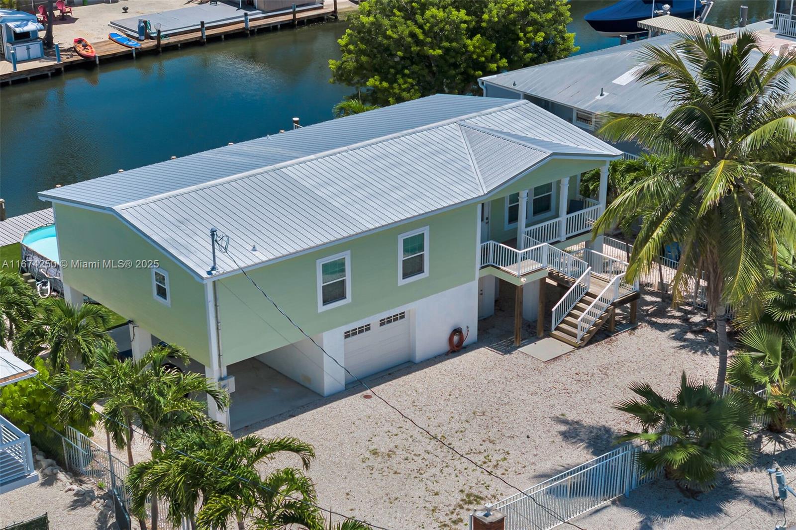 121 Venetian Dr