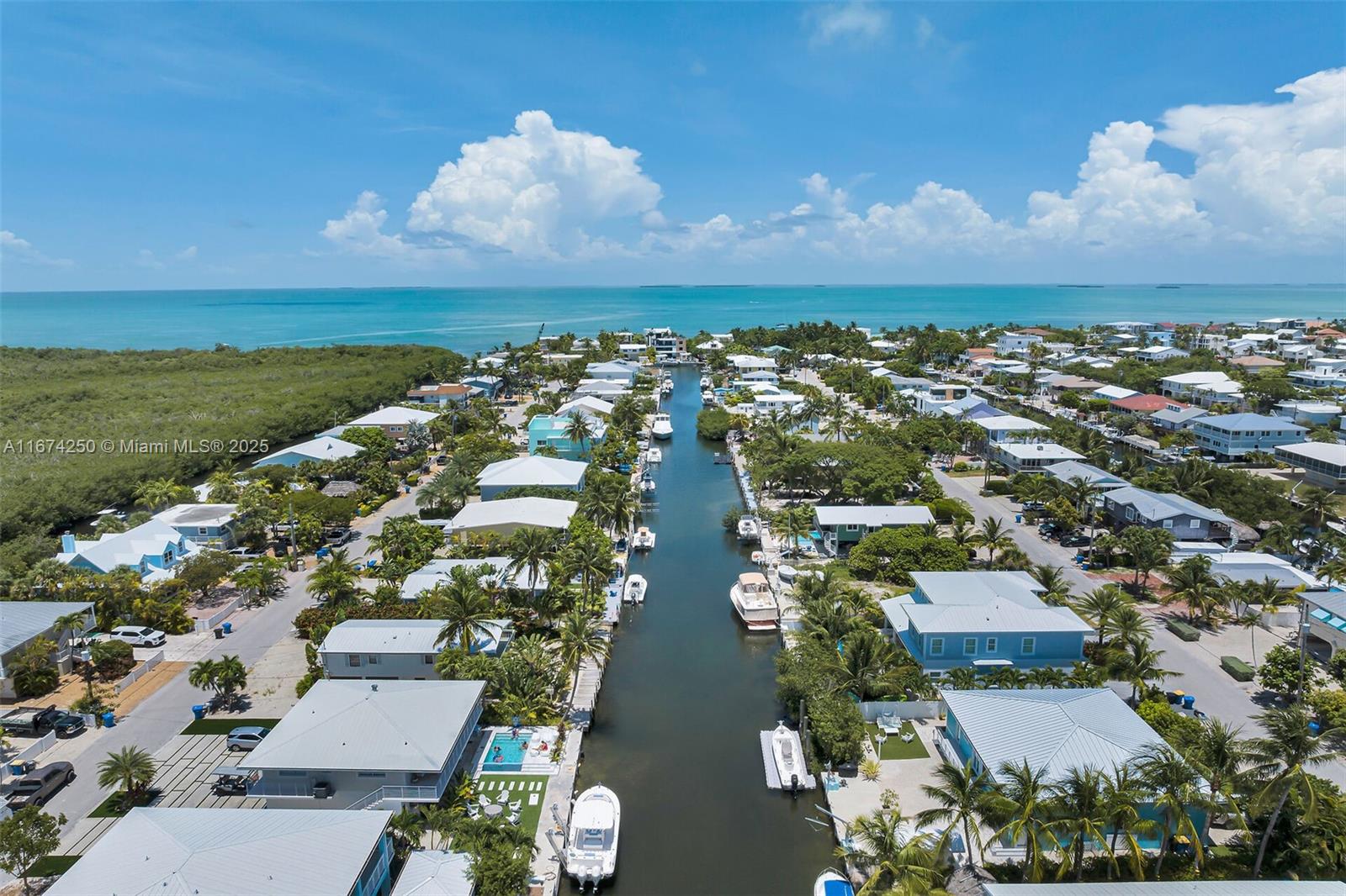 121 Venetian Dr
