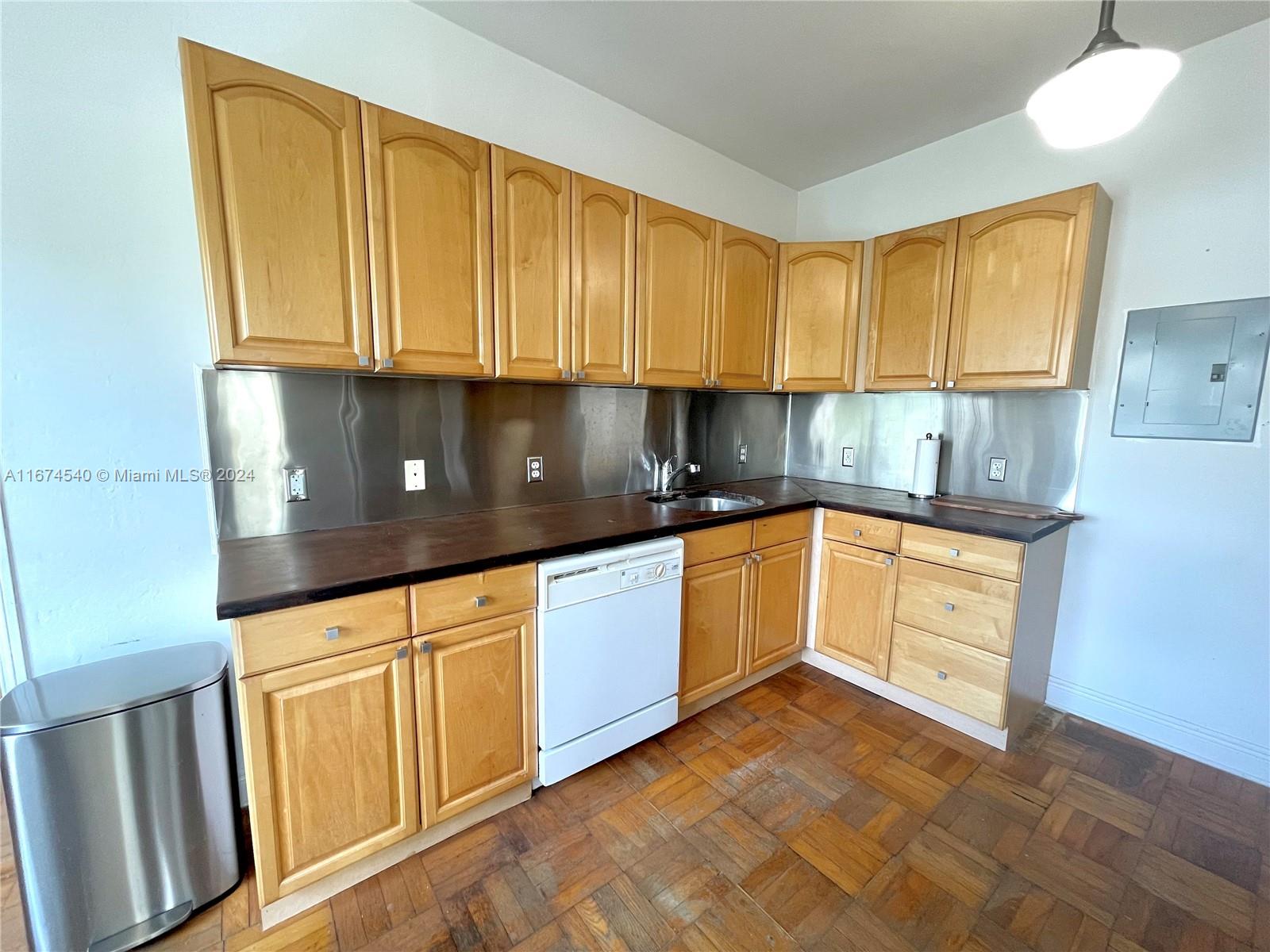 4035 N Meridian Ave # 305