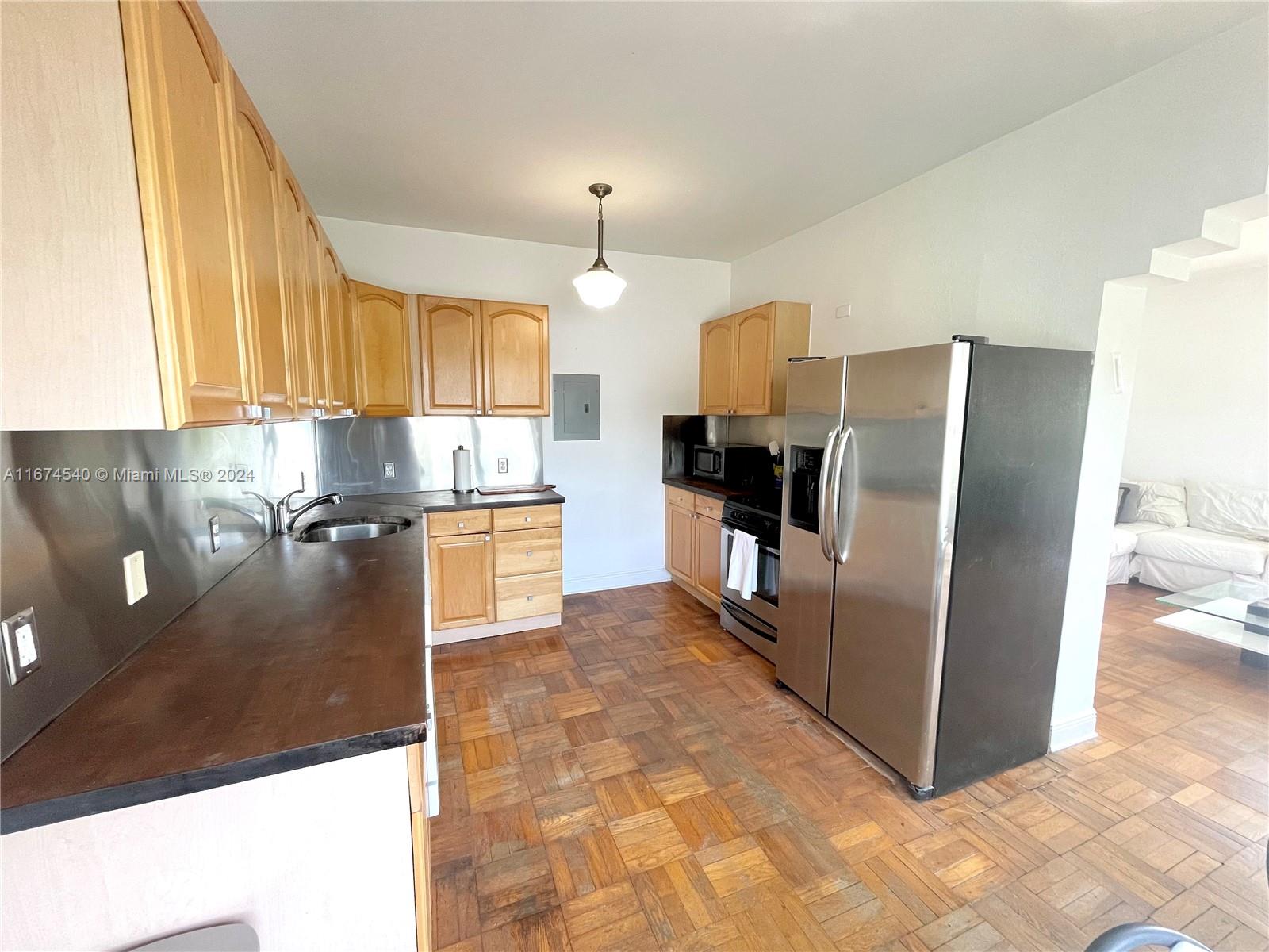 4035 N Meridian Ave # 305