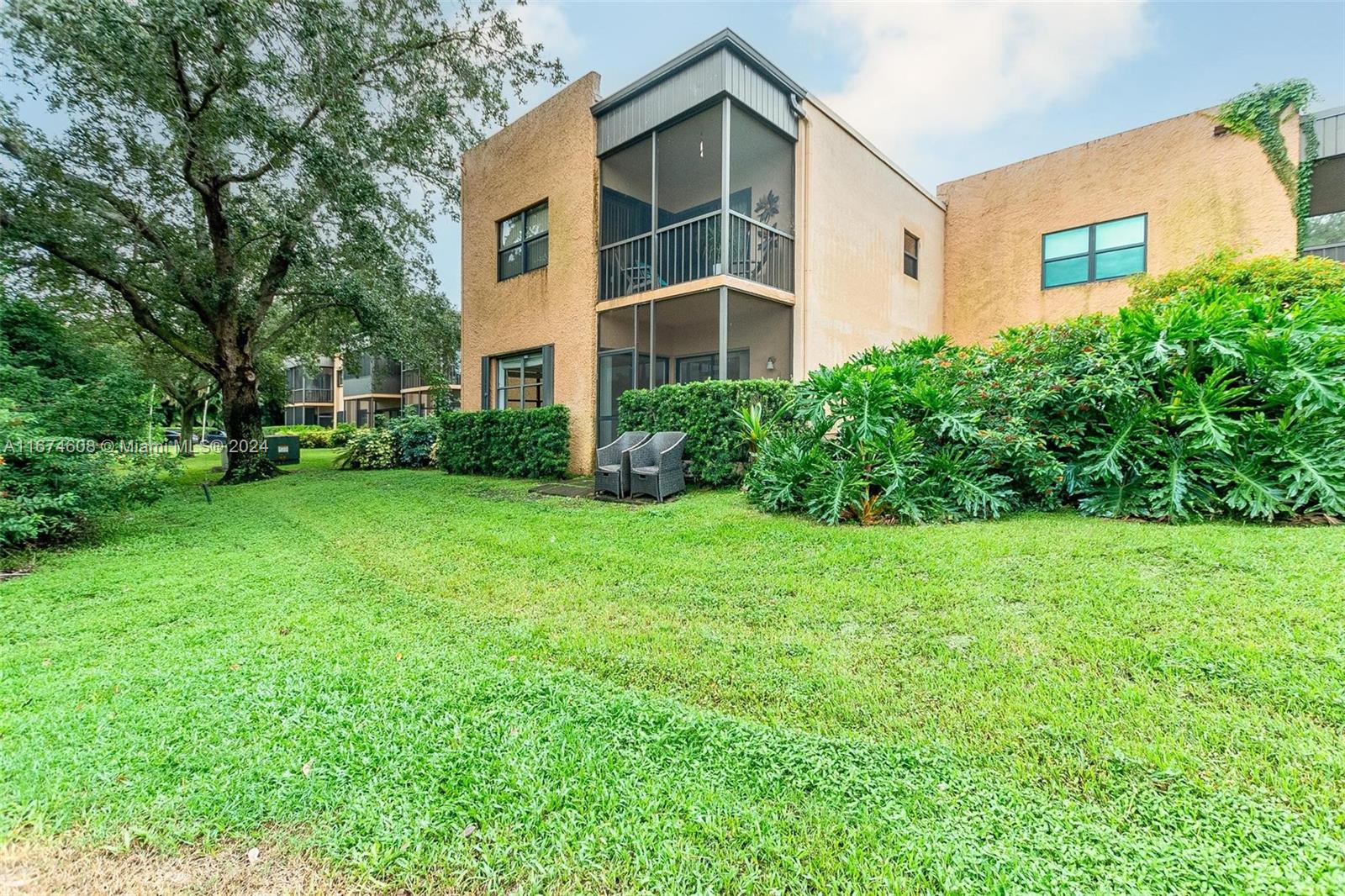8851 N New River Canal Rd # 12E