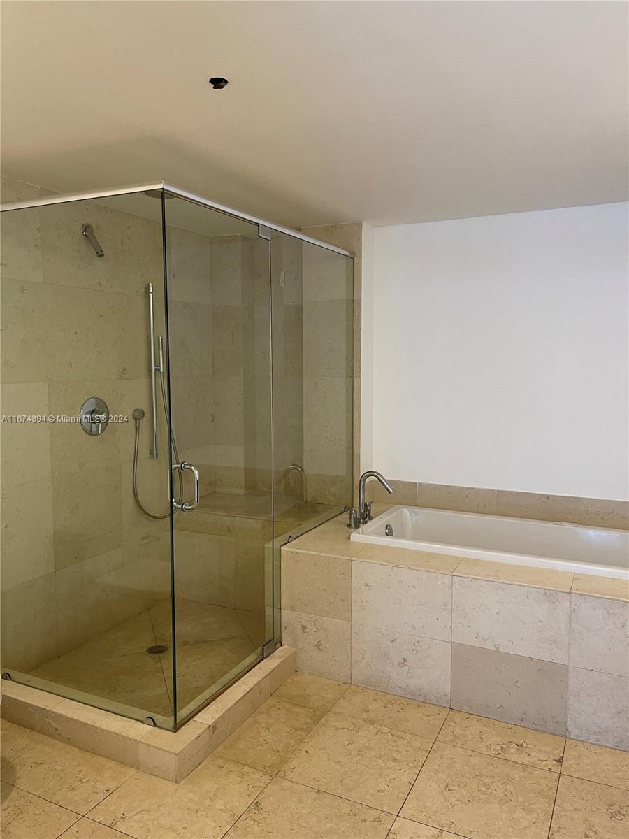 475 Brickell Ave # 2709