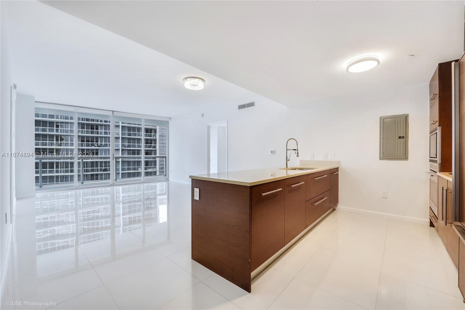 475 Brickell Ave # 2709