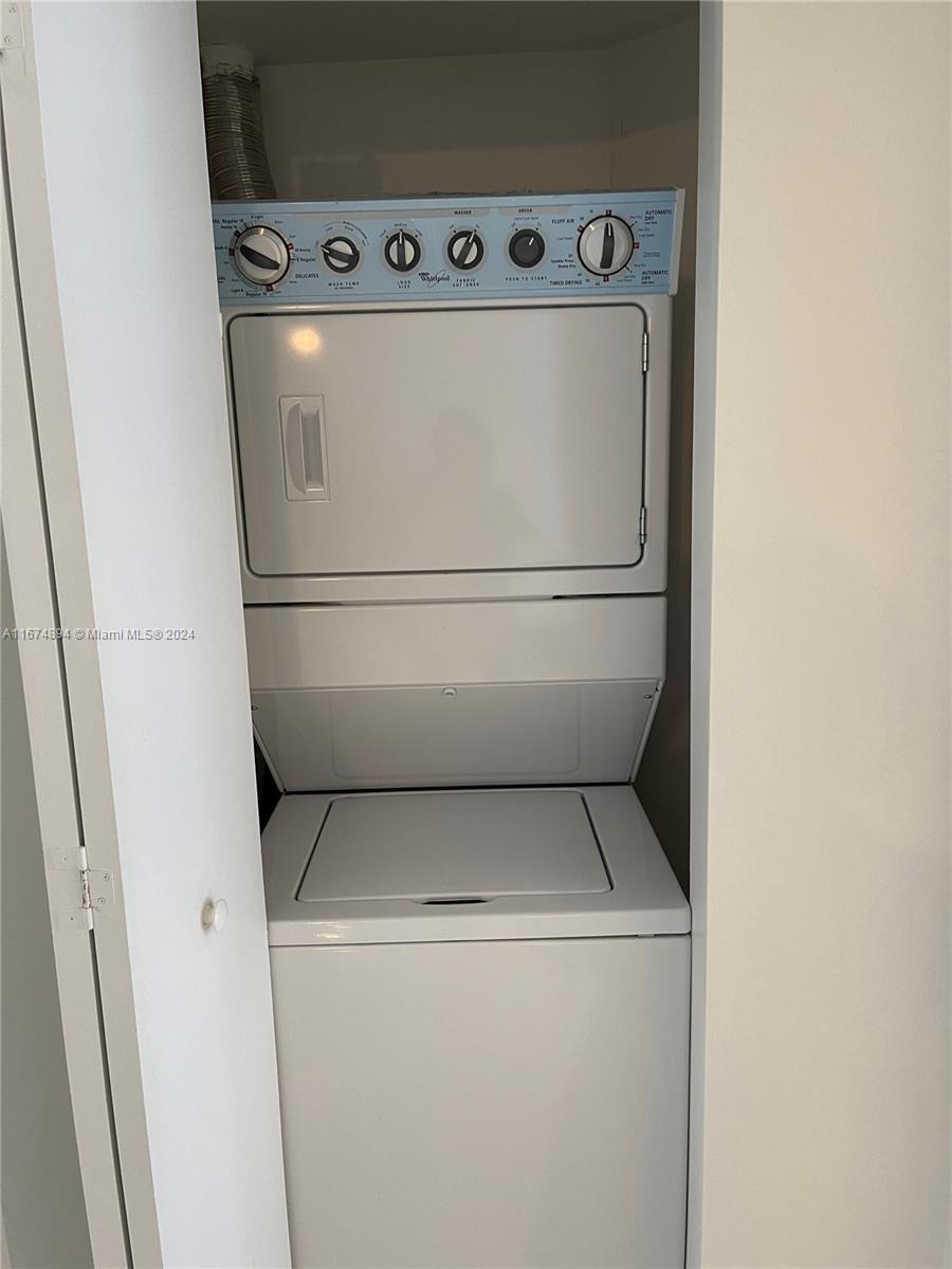 475 Brickell Ave # 2709