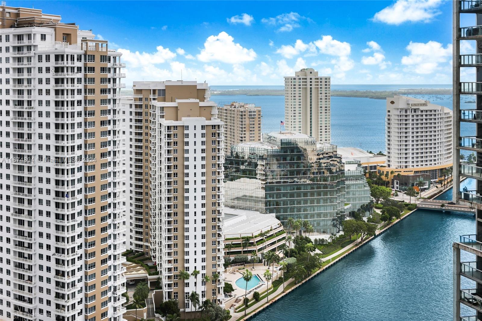 475 Brickell Ave # 2709