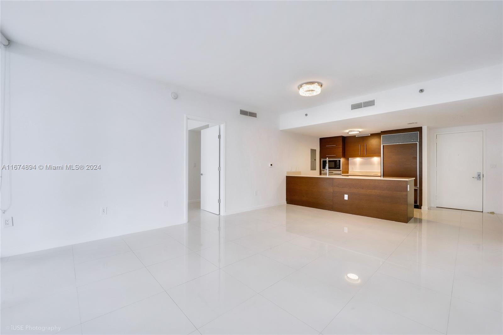 475 Brickell Ave # 2709