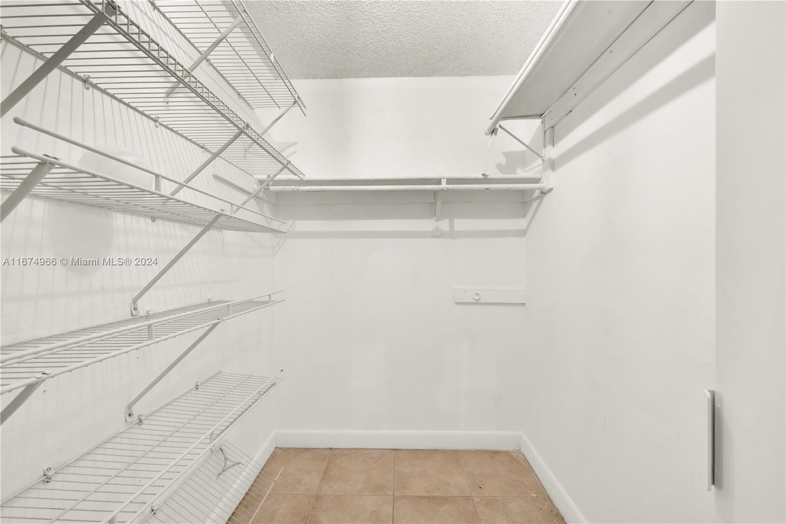 8600 SW 109th Ave # 225 Unit: 4-225