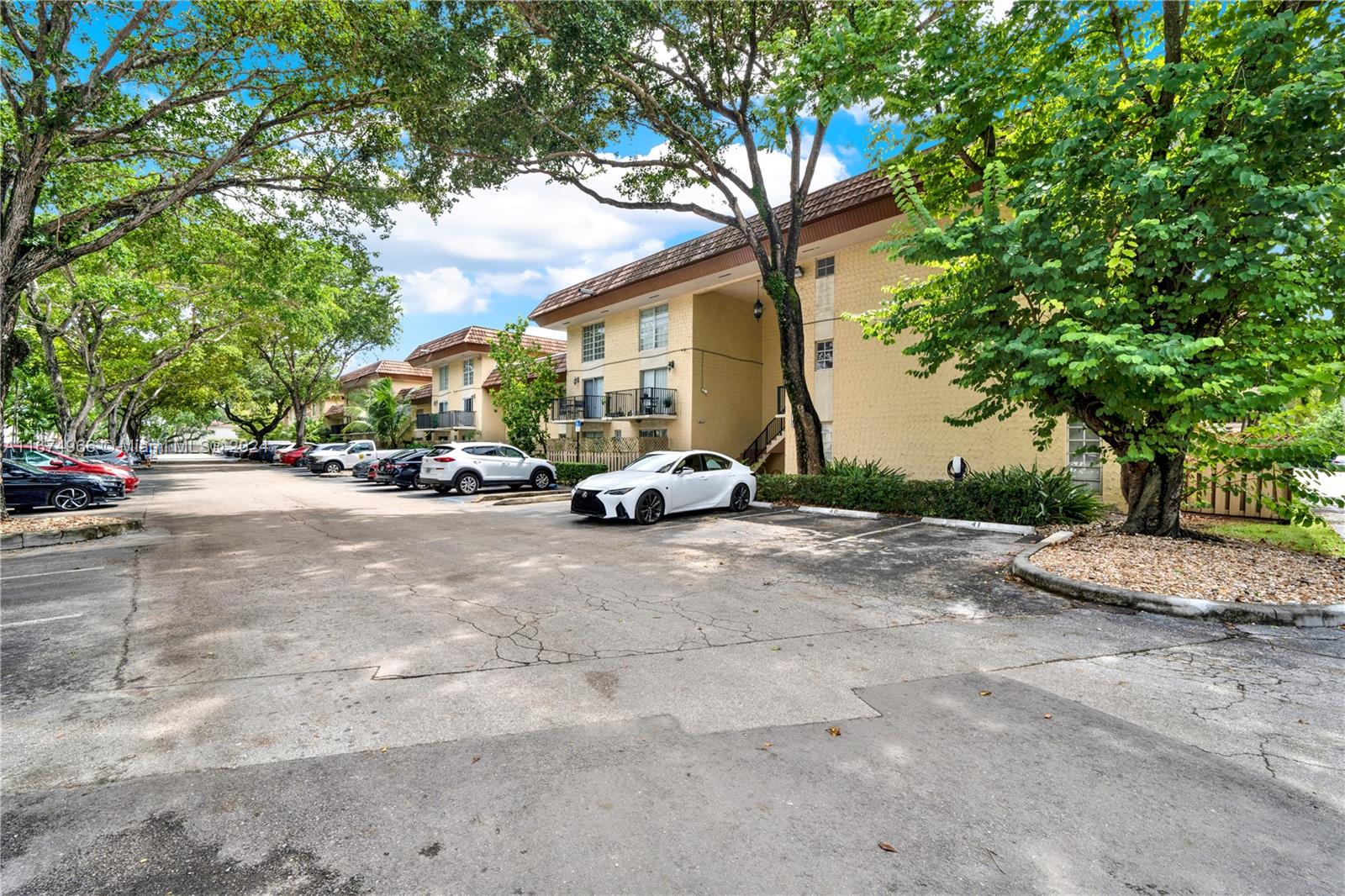 8600 SW 109th Ave # 225 Unit: 4-225