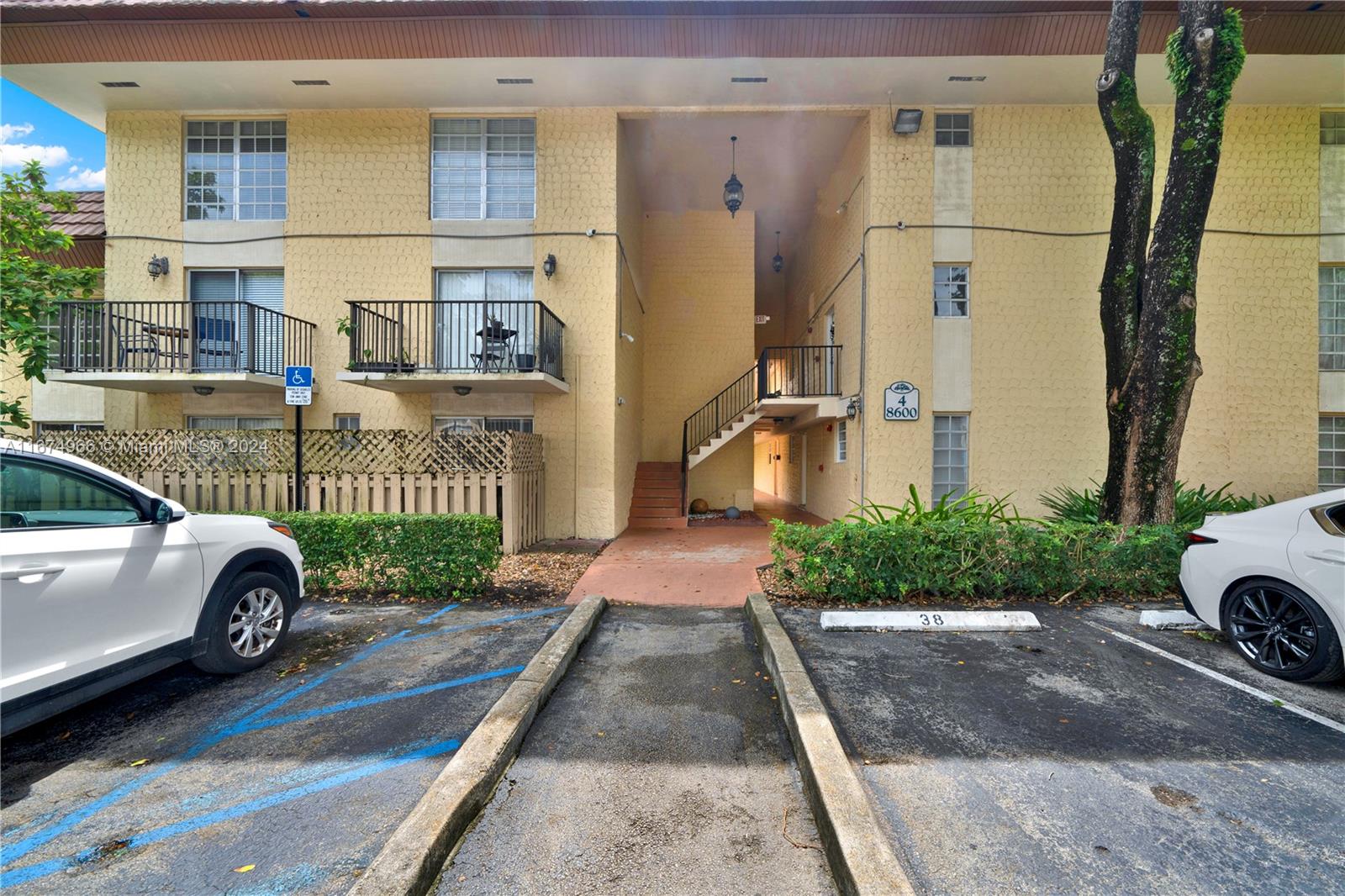 8600 SW 109th Ave # 225 Unit: 4-225