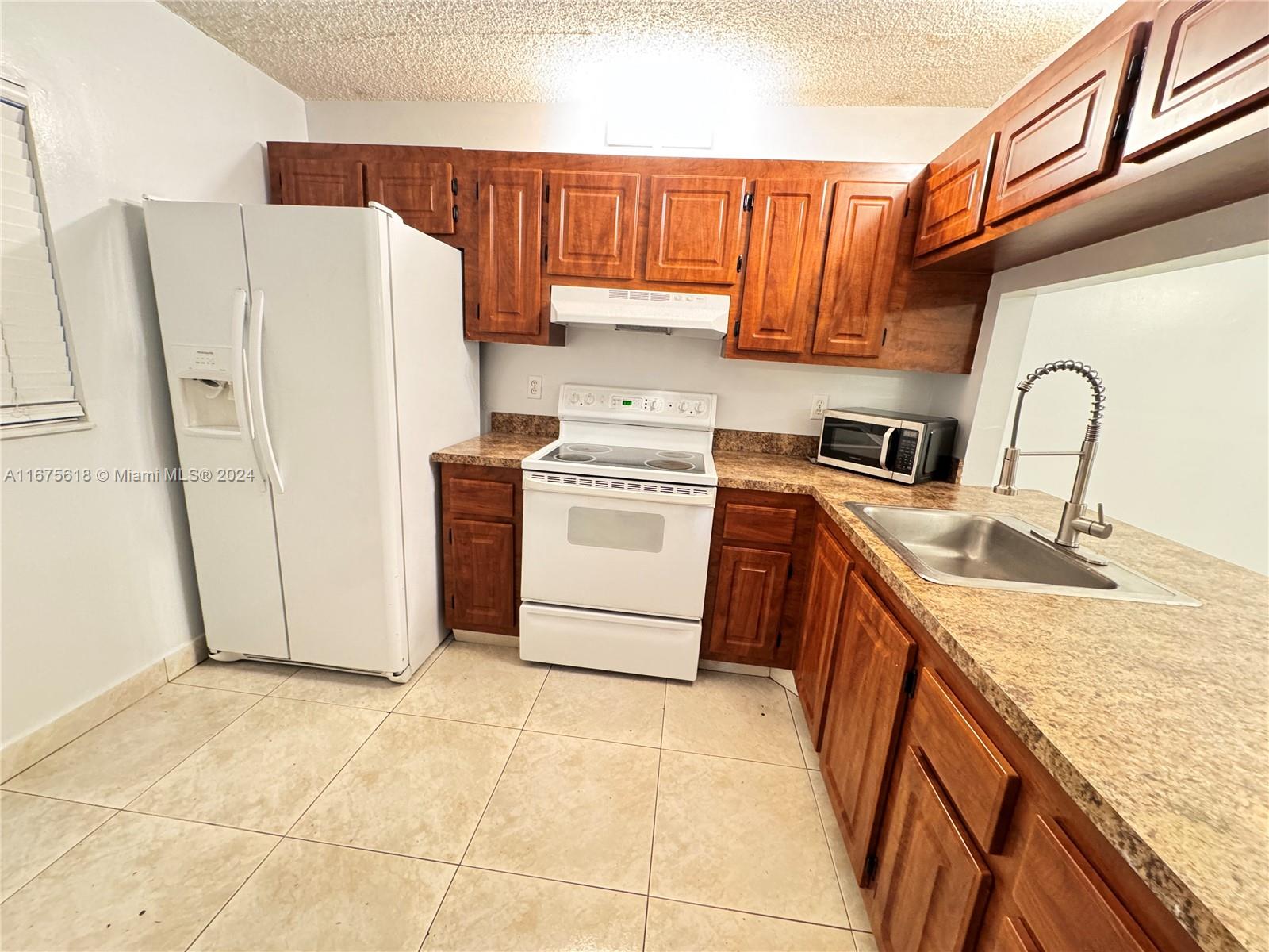 174 NW 92 AV # 106
