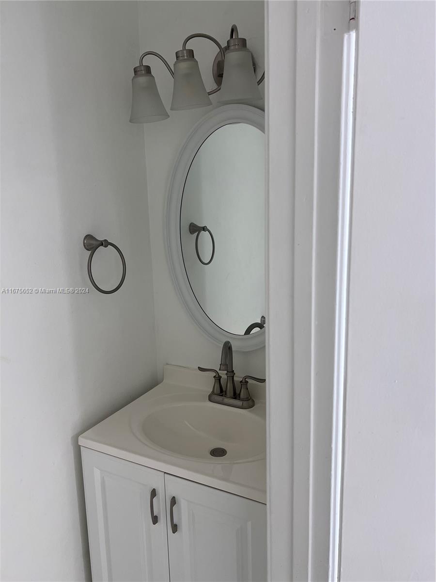 2750 W 76th St # 208