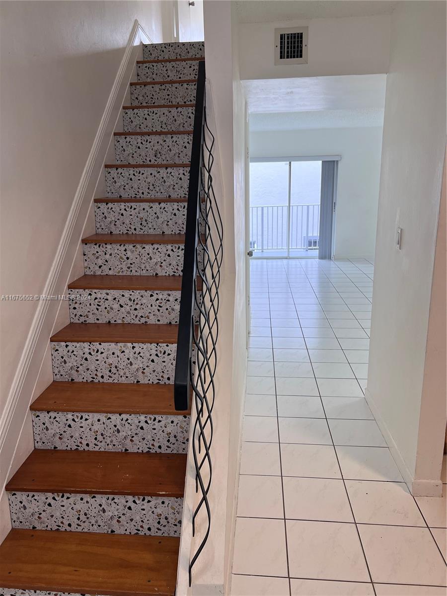 2750 W 76th St # 208