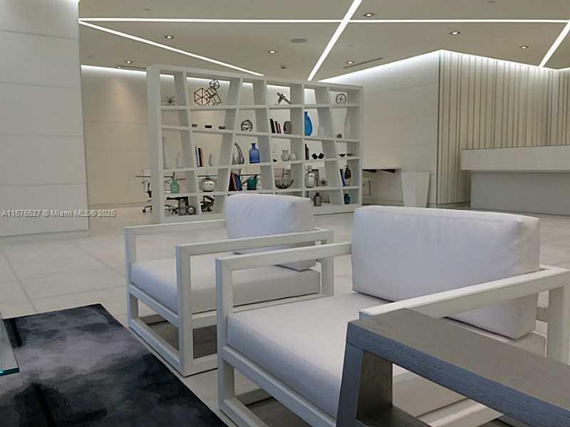 4250 Biscayne Blvd # 1104