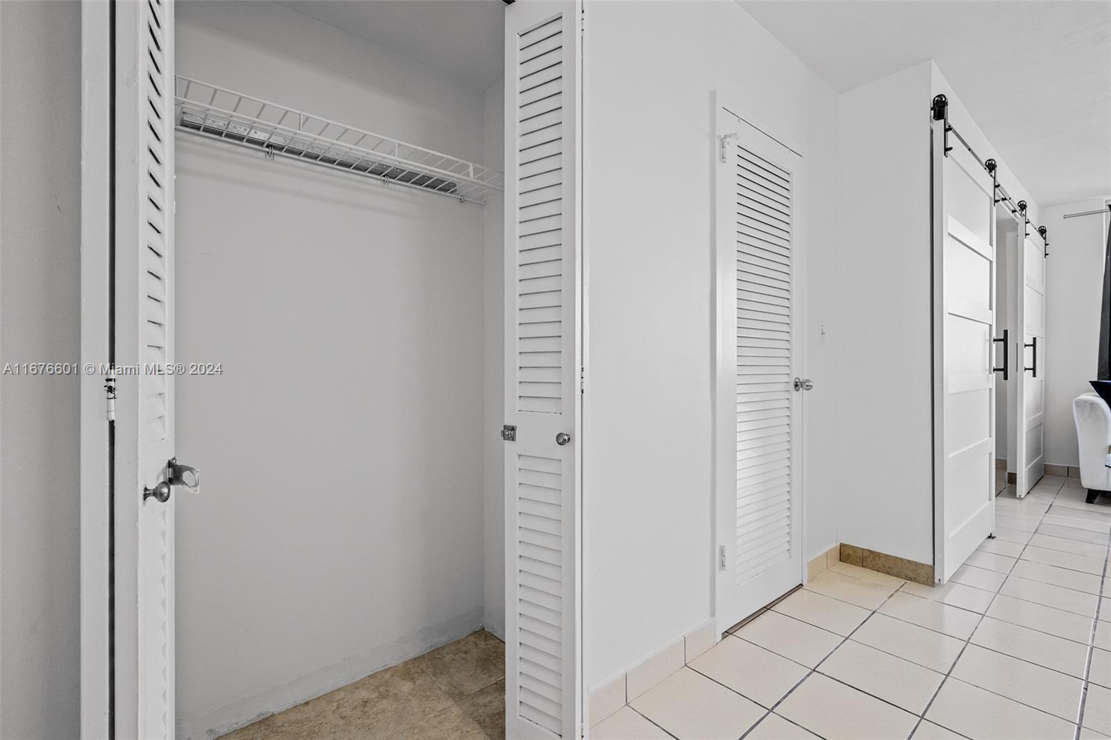 2899 Collins Ave # 1021