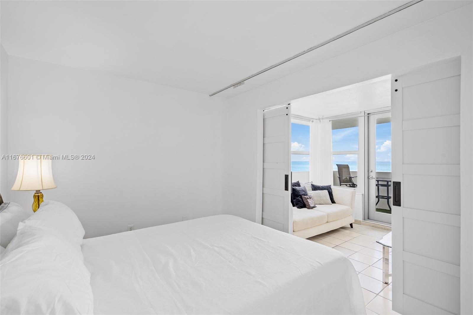 2899 Collins Ave # 1021