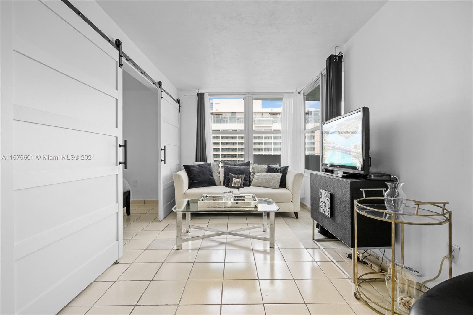 2899 Collins Ave # 1021