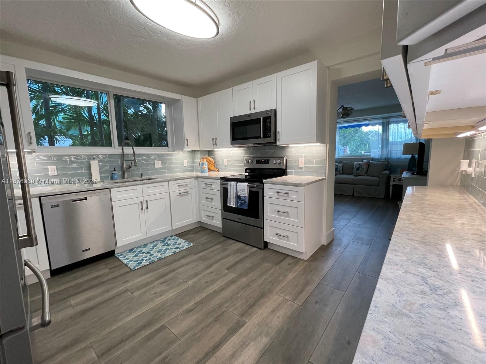 39 Lake Shore Dr